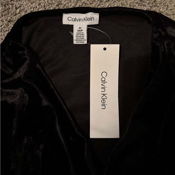 🆕 CALVIN KLEIN Velvet Cowl Neck Sleeveless Blouse - Picture 4 of 5